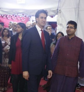 Ed miliband with Manoj Ladwa navatri with ed miliband Navratri With Ed Miliband Ed miliband with Manoj Ladwa 274x300